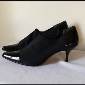Donald J. Pliner booties black size 9